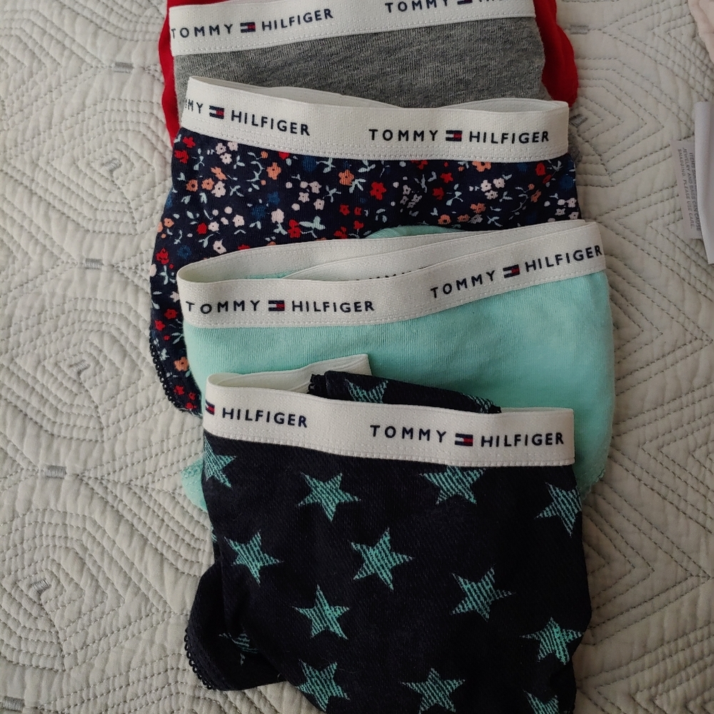 Tommy hilfiger underwater. New. Size XL.